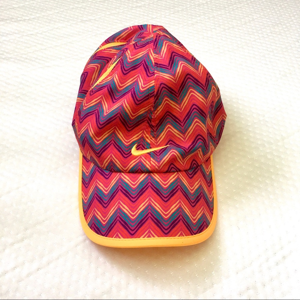 NWOT NIKE Zigzag Dri Fit Women’s Hat